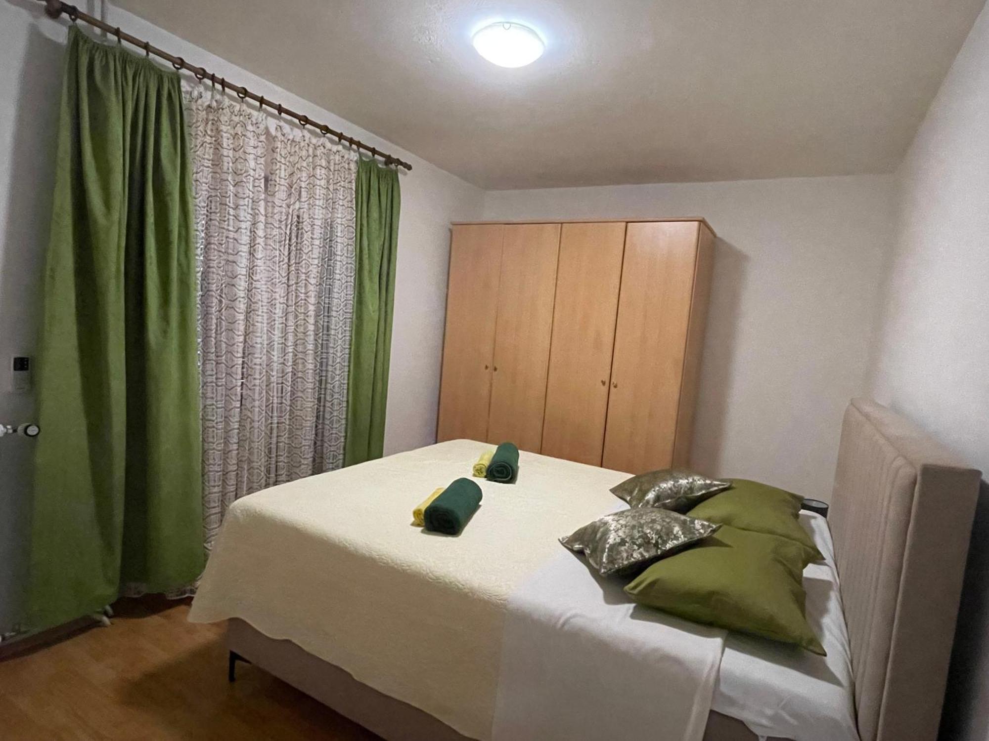 Apartments Angela Биоград на Мору Екстериор снимка