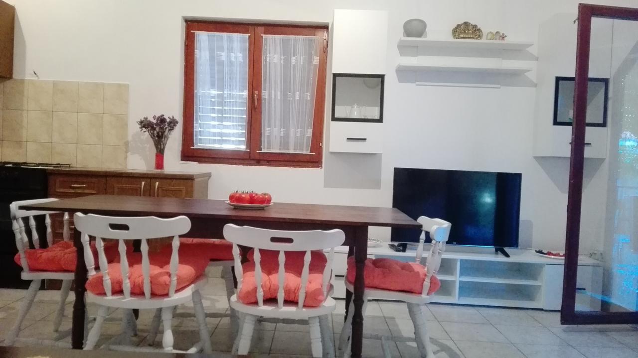 Apartments Angela Биоград на Мору Екстериор снимка