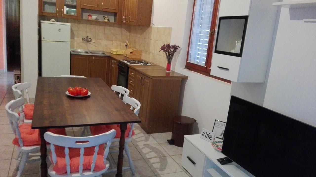 Apartments Angela Биоград на Мору Екстериор снимка